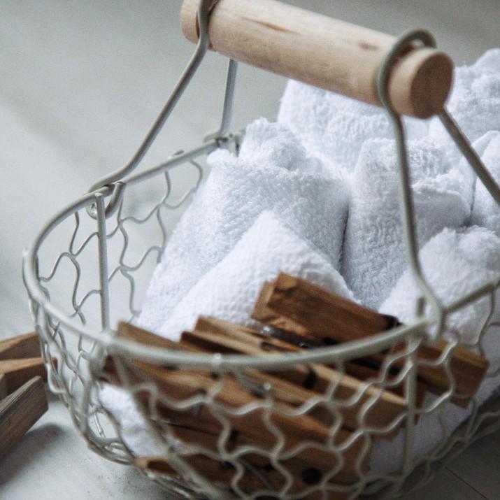 Oval Wire Basket with Wood Handles